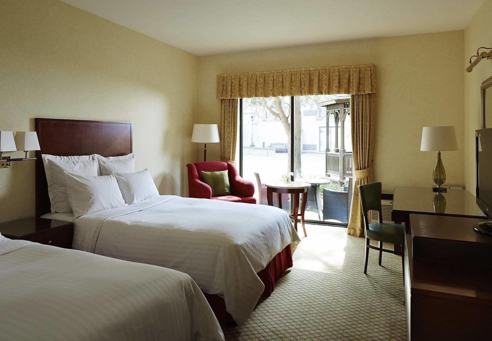 Delta Hotels By Marriott Cheshunt Broxbourne Eksteriør billede