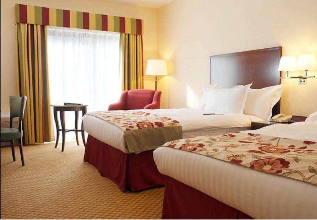 Delta Hotels By Marriott Cheshunt Broxbourne Eksteriør billede